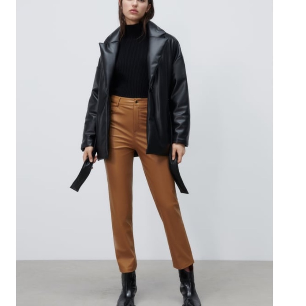 Zara FAUX LEATHER MOM FIT PANTS